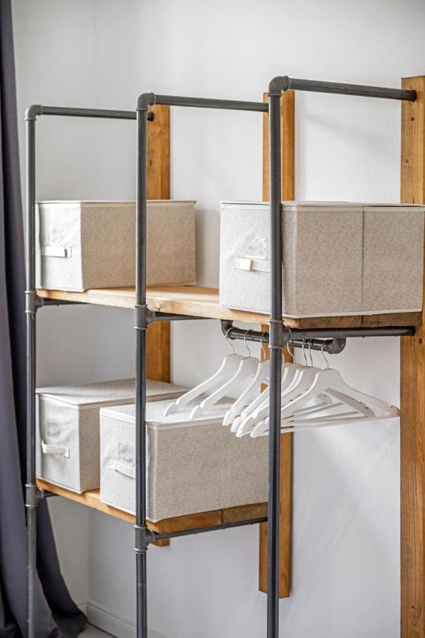 Cityoase Im Zentrum Mit 24-7 Self Check-In, Wlan & Smart Tv Кил Екстериор снимка
